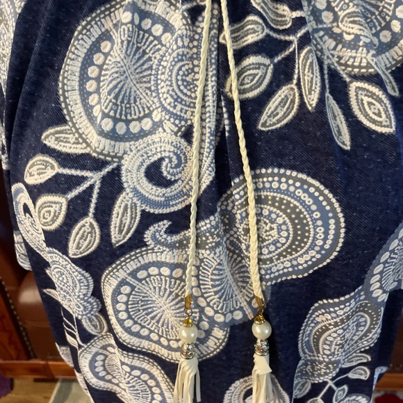 Paisley Mandela Designed Blouse - Picture 6 of 9